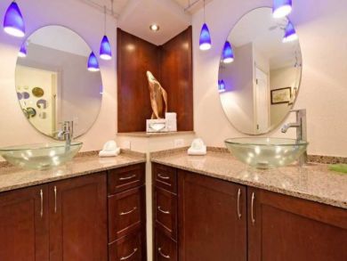 Spacious Bathroom